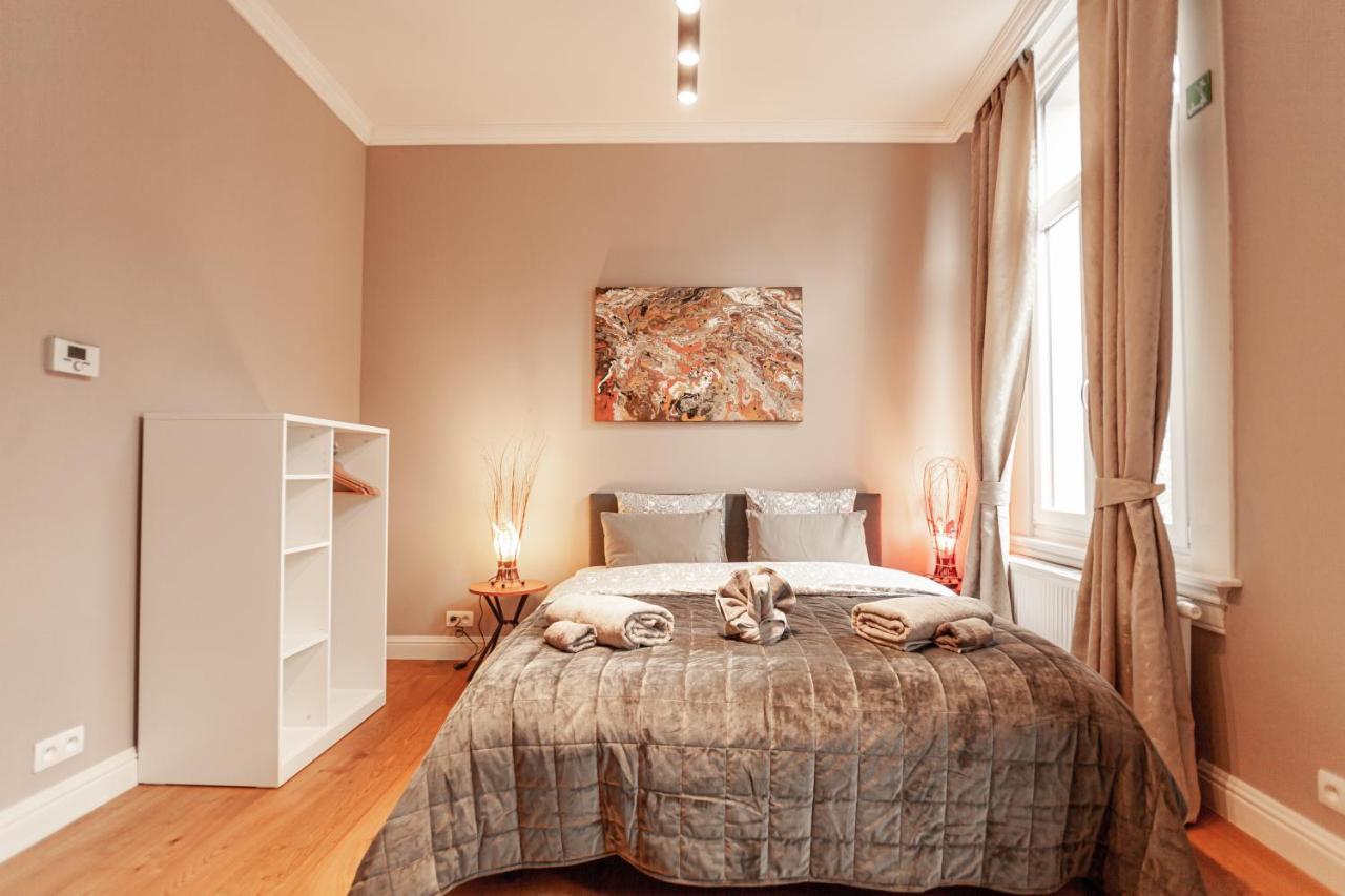Luxury Suites Palace By Rikas Hotels Anversa Esterno foto