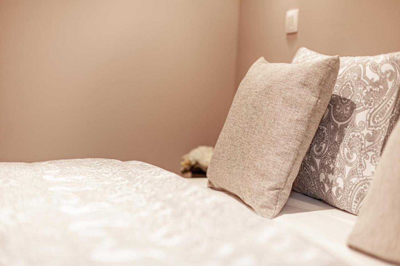 Luxury Suites Palace By Rikas Hotels Anversa Esterno foto